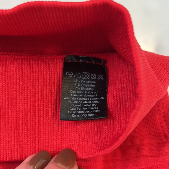 Alphalete Vault Bra In Cherry Red Compression Sports Bra Women’s Size S - Picture 8 of 10